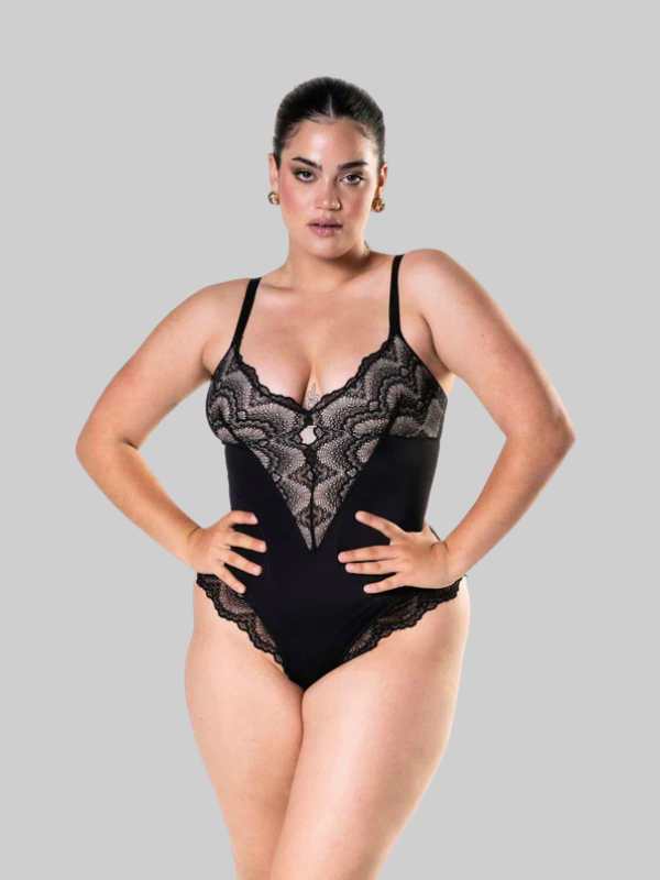 Shapewear à détails en demi-dentelle