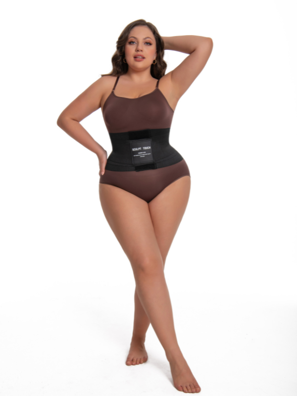 Model wearing 8" Mini Curve Girdle demonstrating love handle reduction and posture support during workout