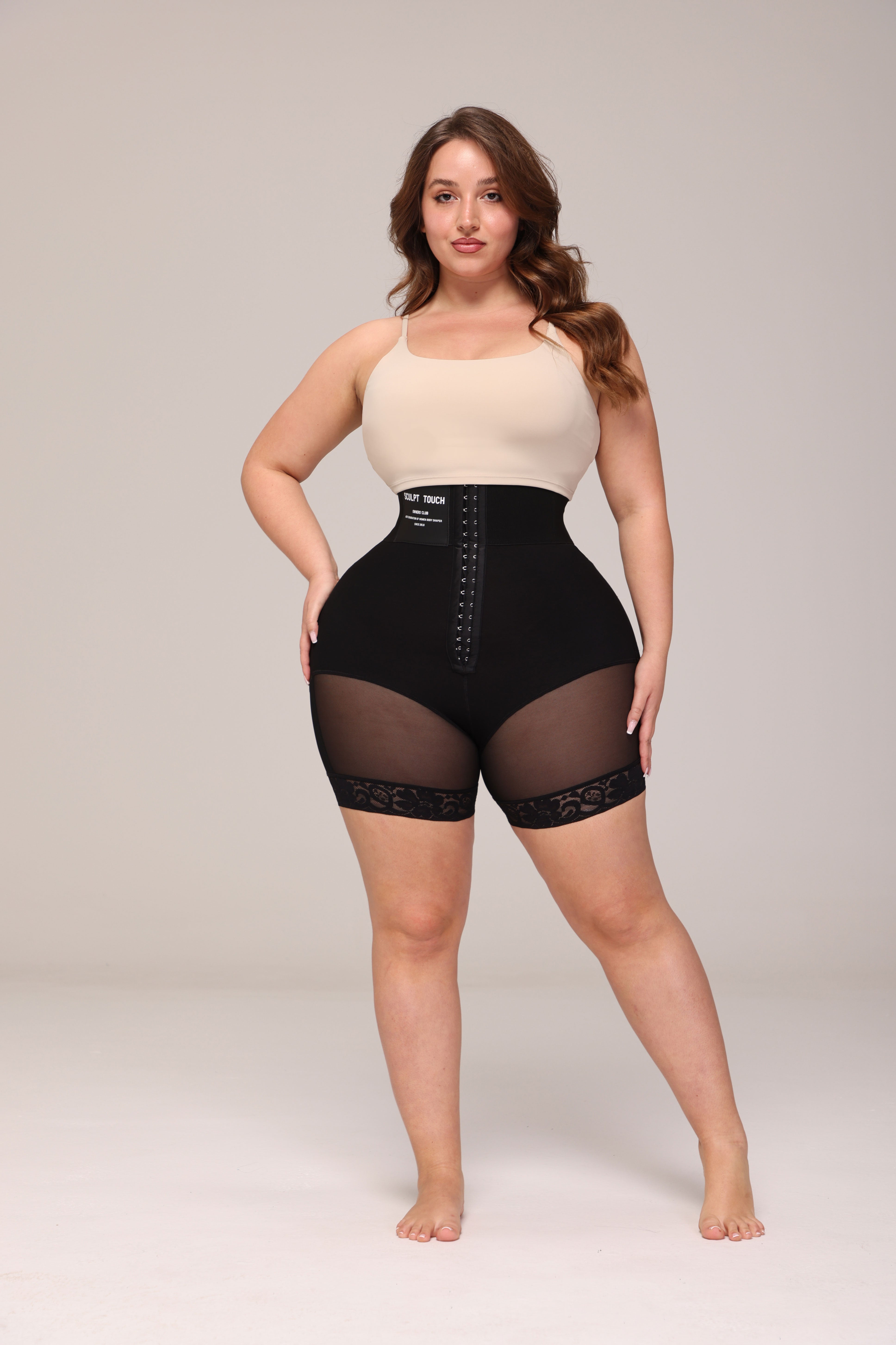 Pantalones cortos que realzan la cintura y los glúteos