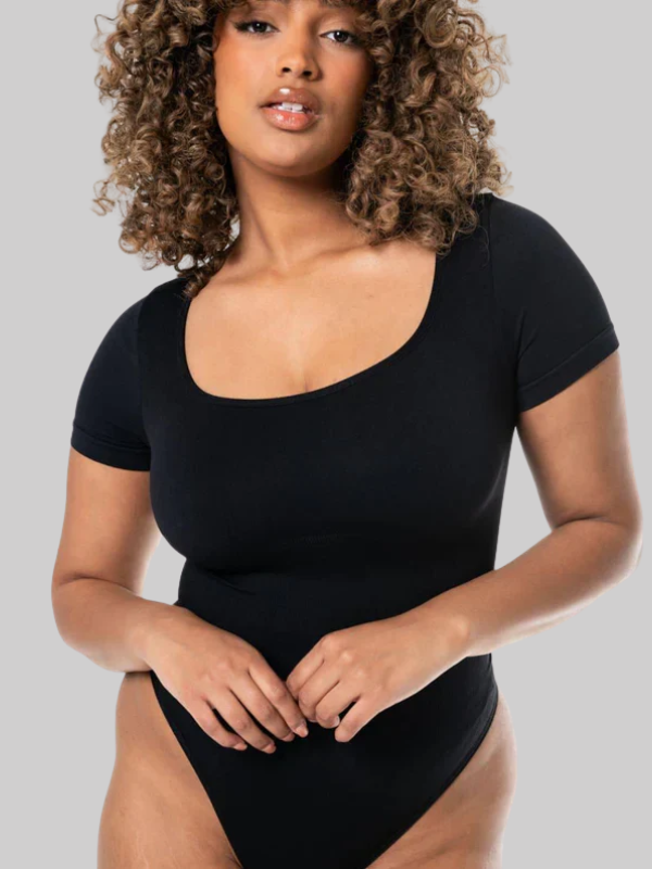 Body de cuello cuadrado con ajuste impecable