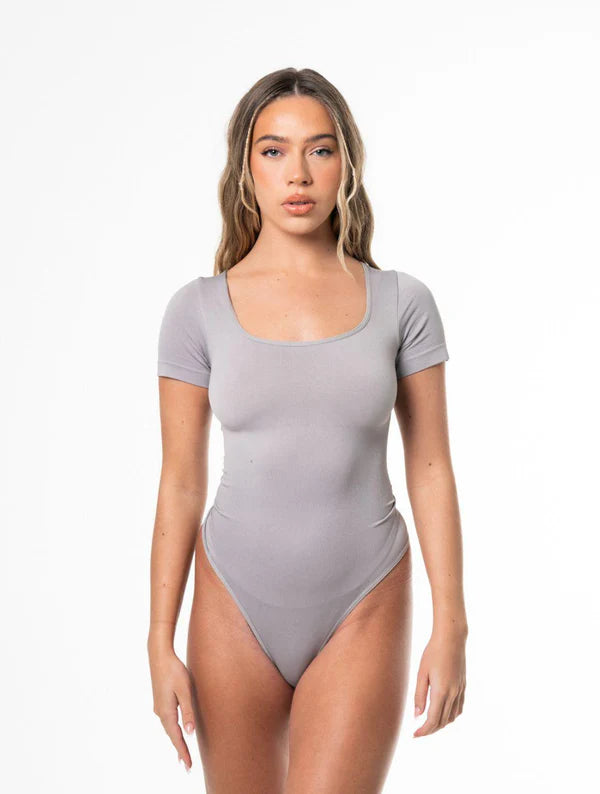 Body de cuello cuadrado con ajuste impecable