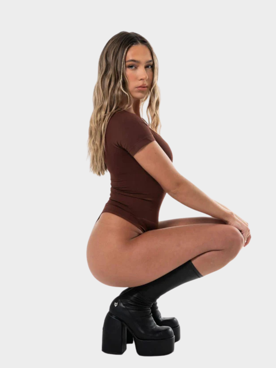 Body de cuello cuadrado con ajuste impecable