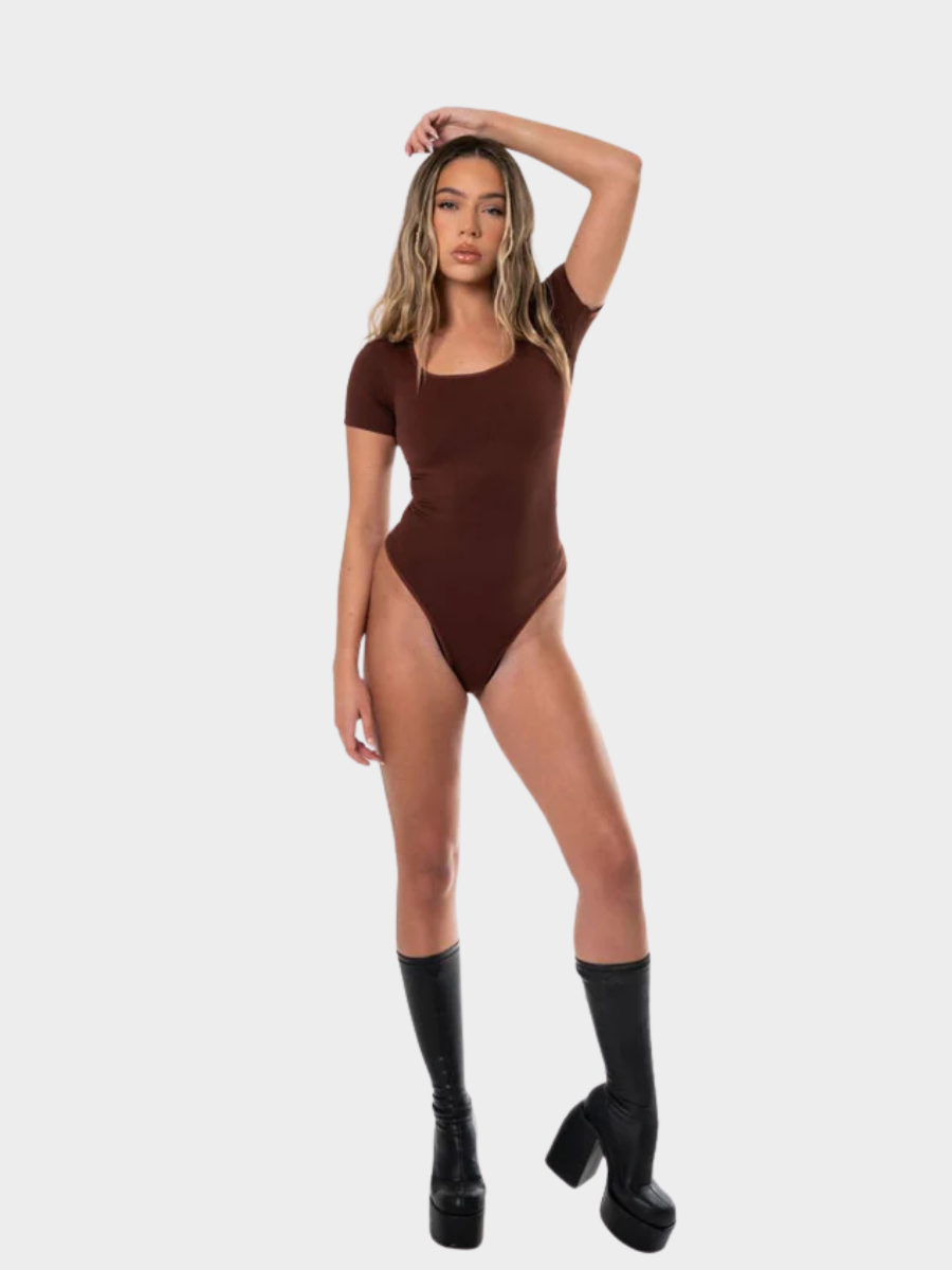 Body de cuello cuadrado con ajuste impecable