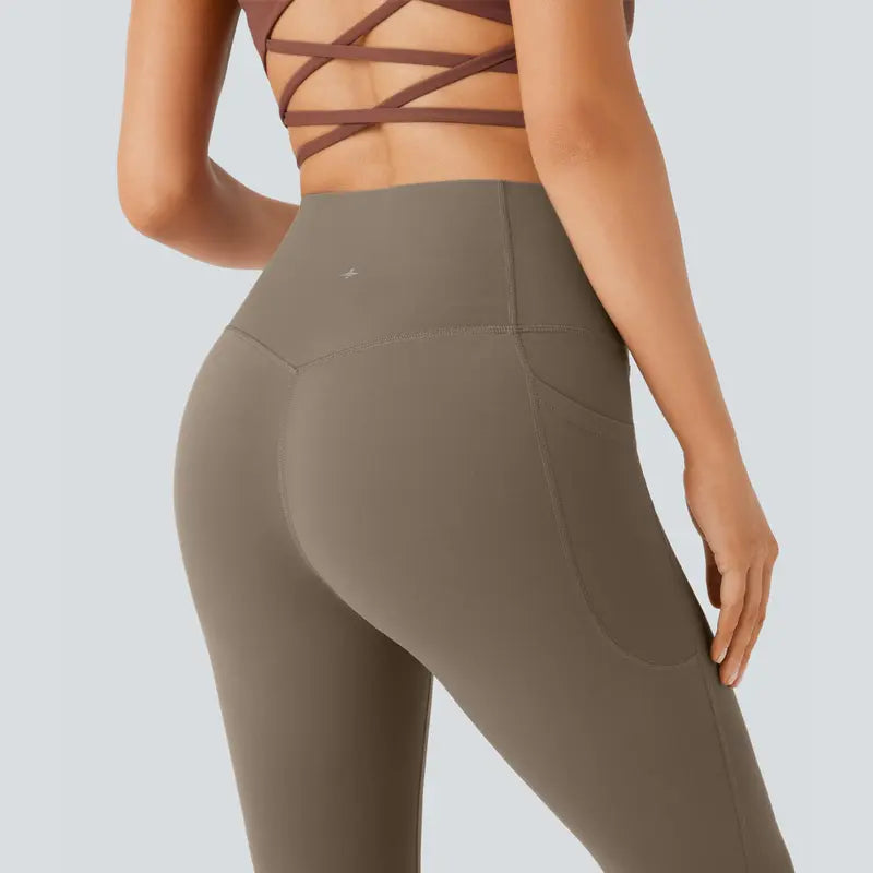 High-waisted tummy-shaping yoga pants